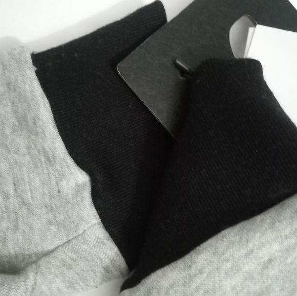 Nike Gray and Black Club Fleece Touch -Screen Compatible- Size: L - Picture 6 of 7